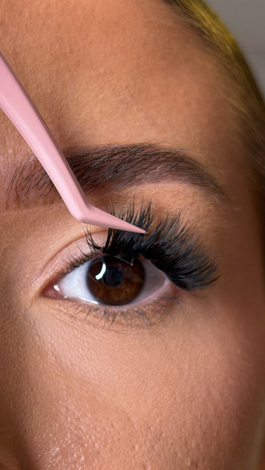 How to Choose Between Pre-Glued vs Lash Ribbons: Which Is Right for You?
