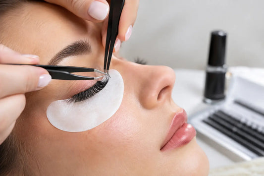 How Lash Adhesive Affects Your Lash Routine